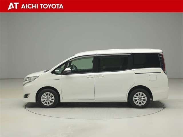 Toyota Noah 3