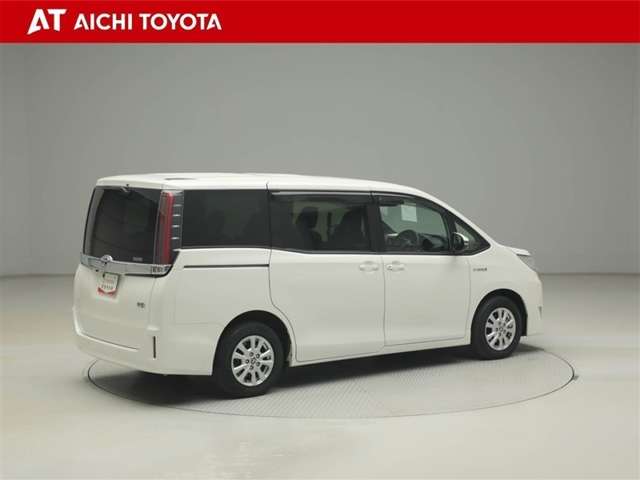 Toyota Noah 6