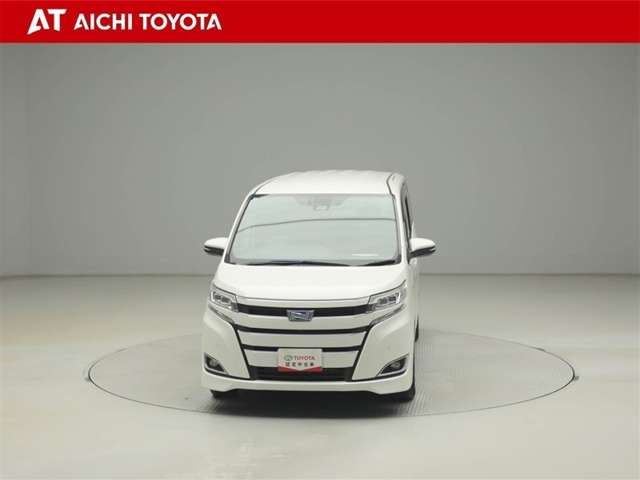 Toyota Noah 9