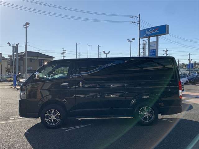 Toyota Hiace Van 3