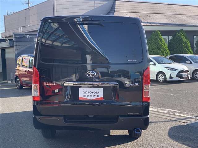 Toyota Hiace Van 5