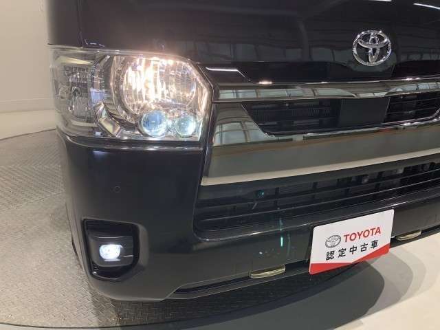 Toyota Hiace Van 8