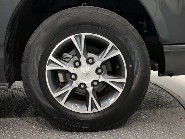 Toyota Hiace Van 9