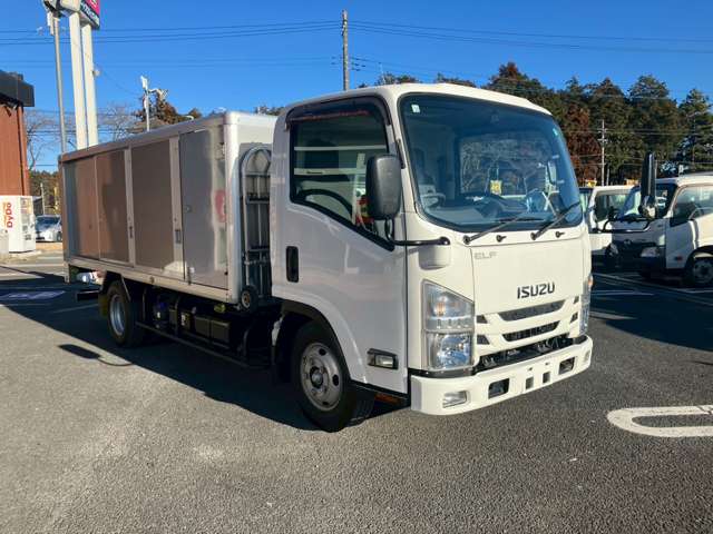 Isuzu Elf 3