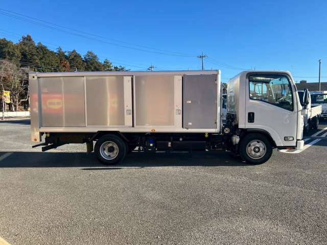 Isuzu Elf 4