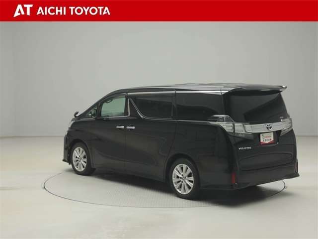 Toyota Vellfire 4
