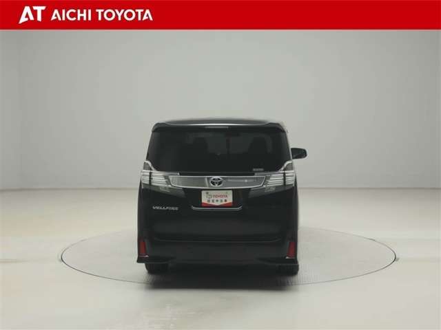 Toyota Vellfire 5