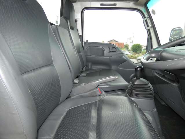Isuzu Elf 13