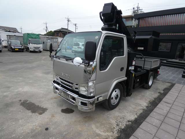 Isuzu Elf 4