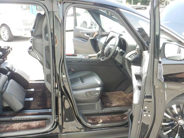 Toyota Alphard 12