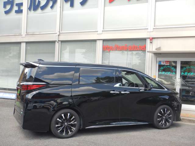Toyota Alphard 4