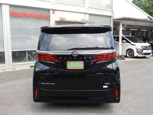 Toyota Alphard 6