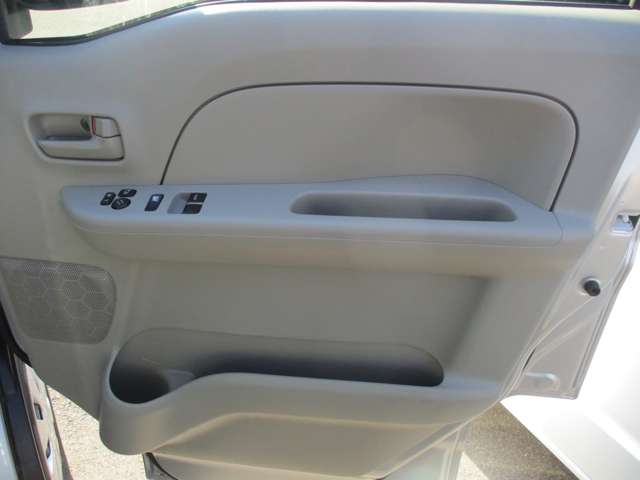 Nissan NV100 Clipper 12