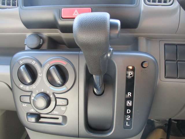 Nissan NV100 Clipper 8