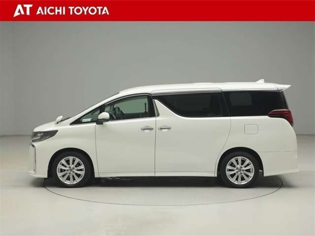 Toyota Alphard 3