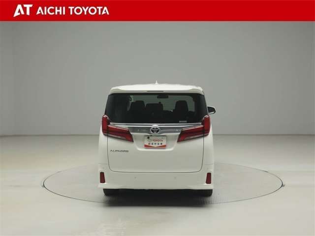 Toyota Alphard 5