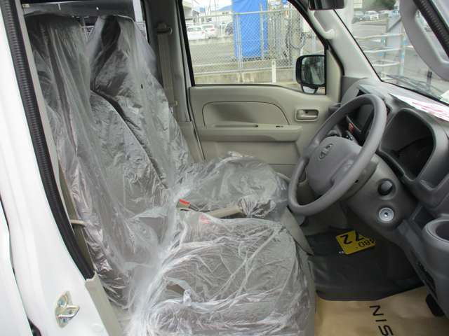 Nissan NV100 Clipper 11