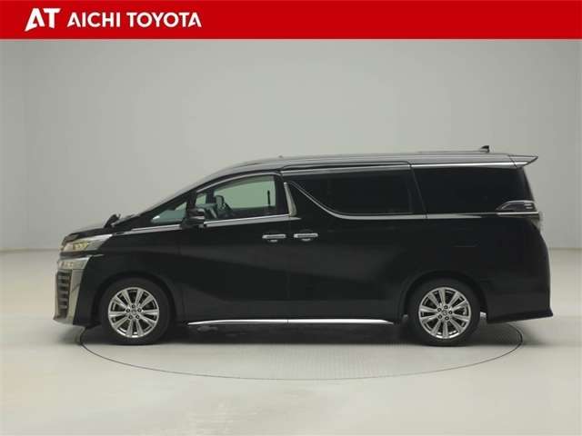 Toyota Vellfire 3