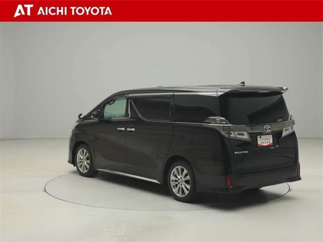 Toyota Vellfire 4