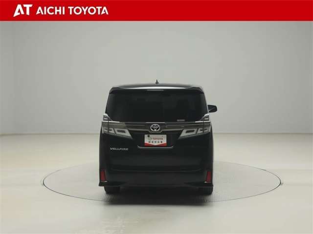 Toyota Vellfire 5