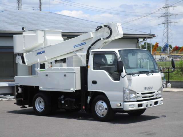 Isuzu Elf 2
