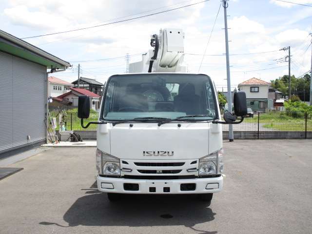 Isuzu Elf 7