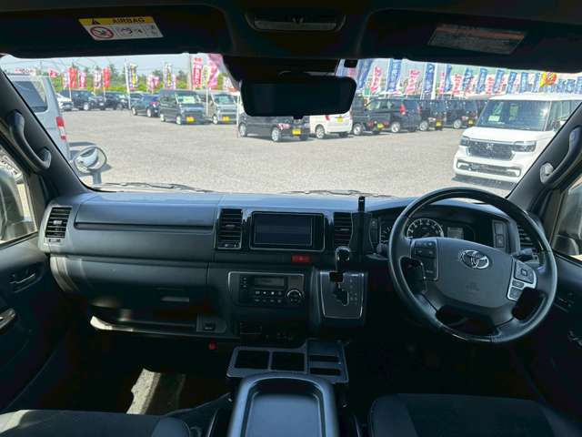 Toyota Hiace Van 7