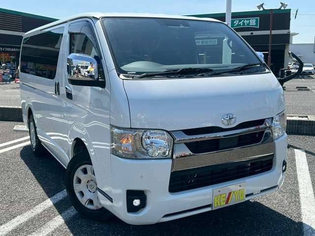 Toyota Hiace Van 8