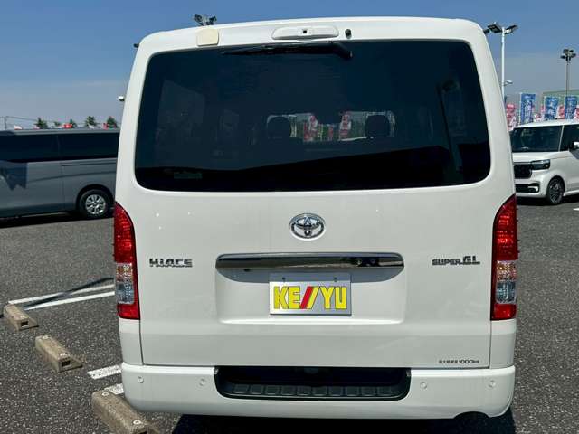 Toyota Hiace Van 10