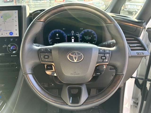 Toyota Alphard 12