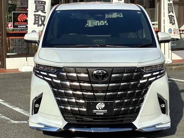 Toyota Alphard 4