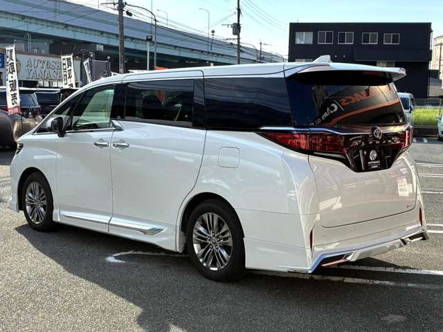 Toyota Alphard 9