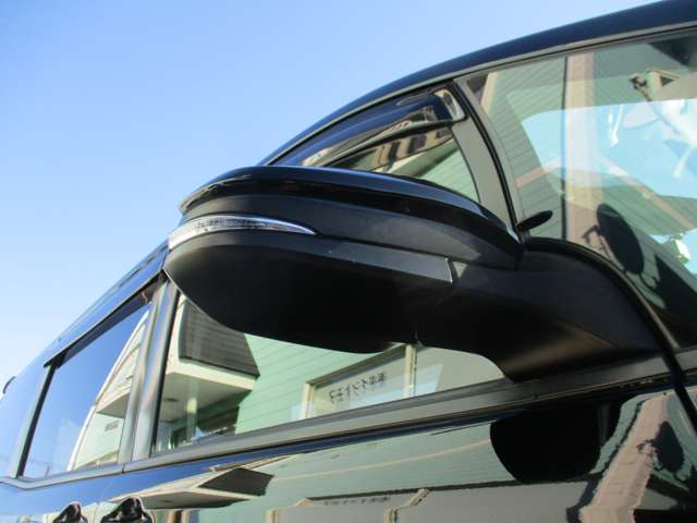 Toyota Voxy 11