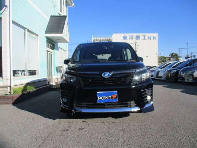 Toyota Voxy 8