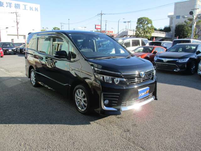 Toyota Voxy 9