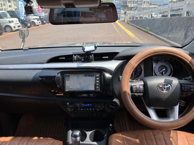 Toyota Hilux 2