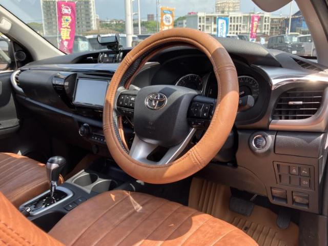 Toyota Hilux 7