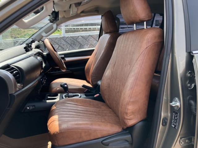 Toyota Hilux 8