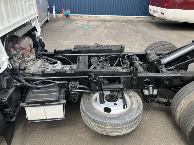 Hino Dutro 5