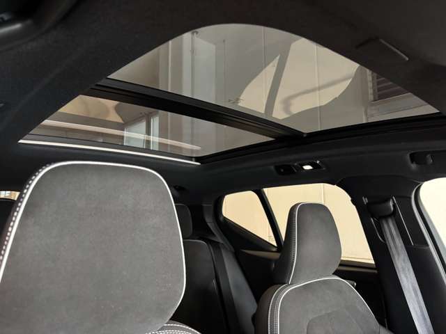 Volvo XC40リチャージ 4