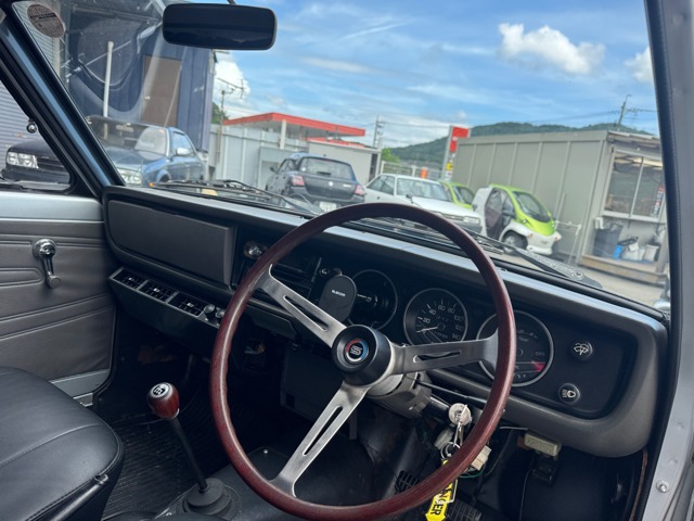 Nissan Sunny Truck 2