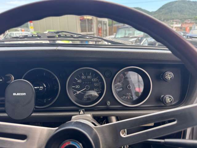 Nissan Sunny Truck 3