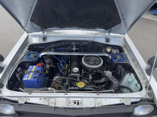 Nissan Sunny Truck 5