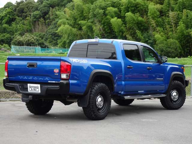Toyota Tacoma 2