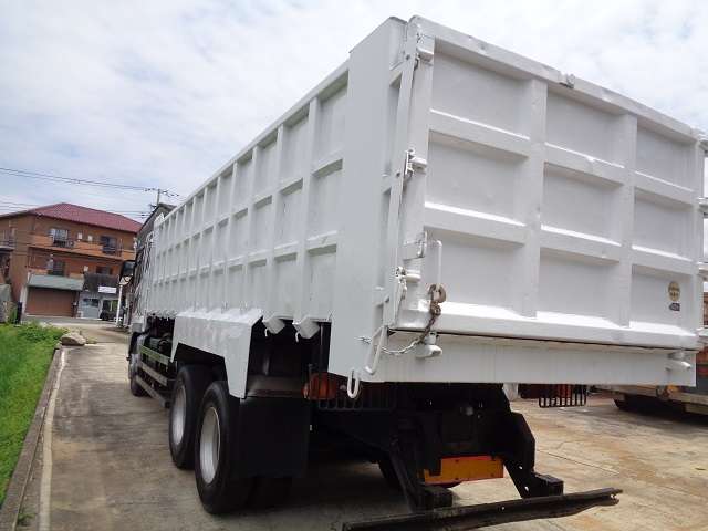 Mitsubishi Fuso Super Great 4