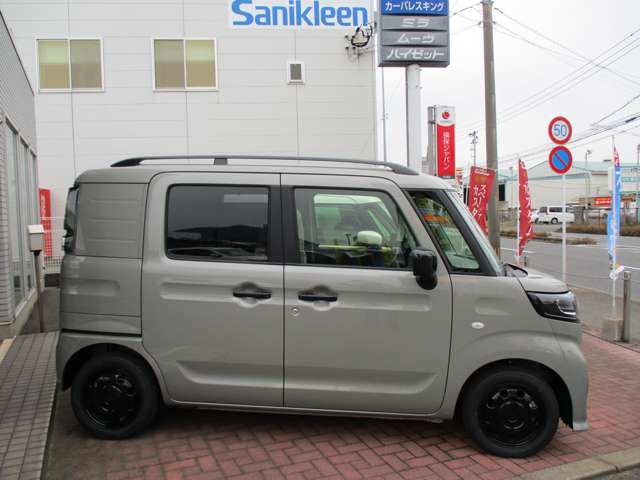 Suzuki Spacia Base 5
