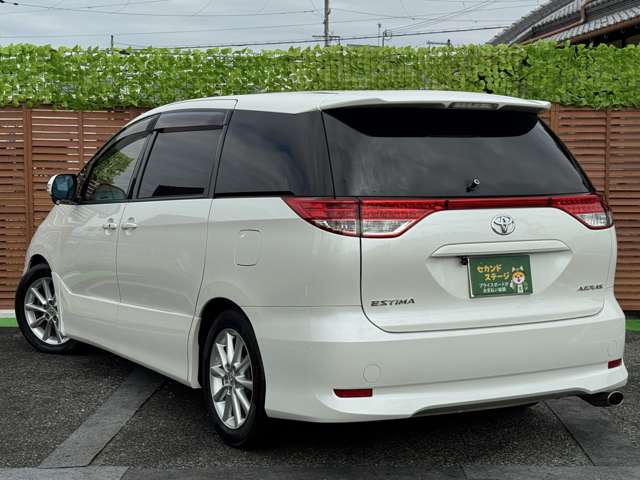 Toyota Estima 4