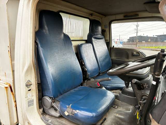 Isuzu Elf 12