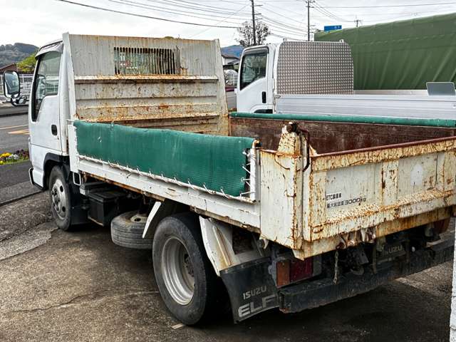 Isuzu Elf 8