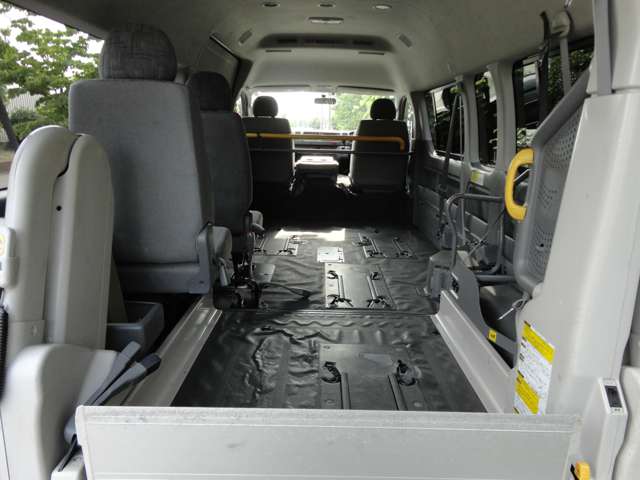 Toyota Hiace Commuter 10
